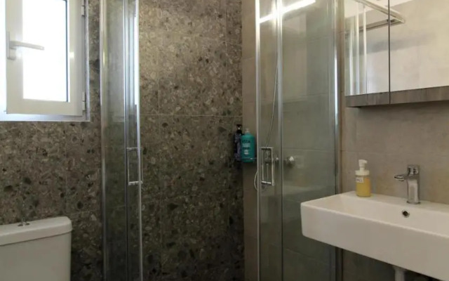 Cozy flat in Hilton, central Athens, 3' metro, VFM!