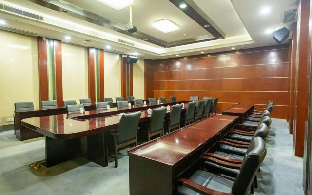 Golden Metropolis Hotel