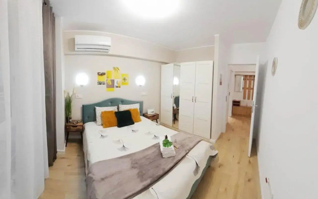 BEYOND ABSTRACT - Gorgeous 1BR Apt