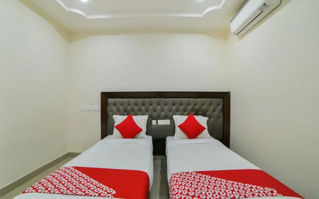 OYO 23589 Crown Palace