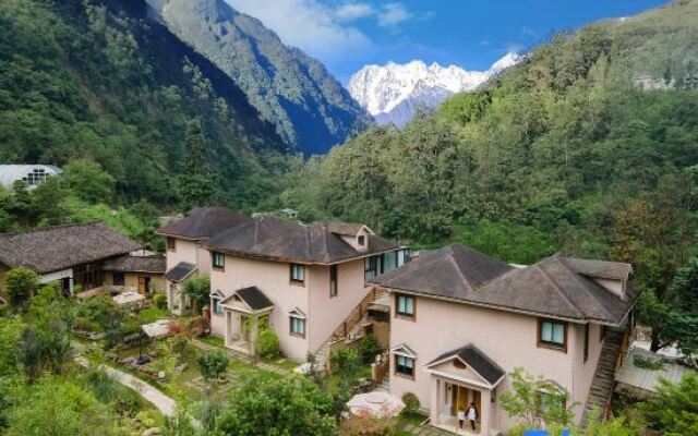 Hailuogou Tongtang·Secret Garden Holiday Villa·Snow Mountain Holiday Villa