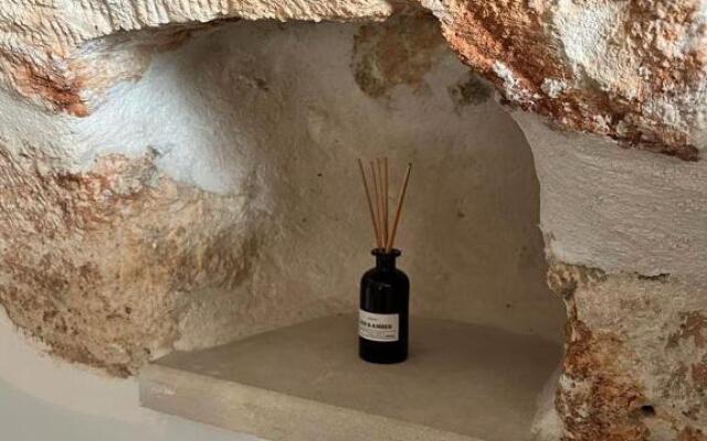 Tholos Studio, Sternes