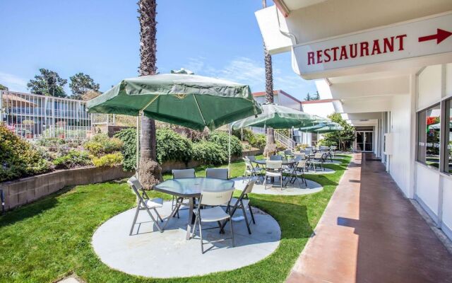 Monterey Bay Travelodge