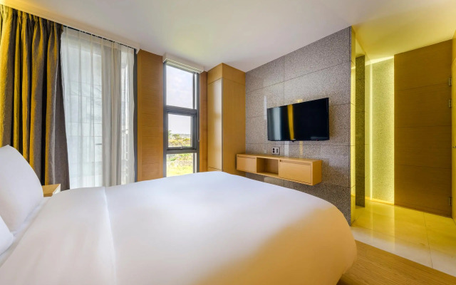 Luston Villa & Hotel