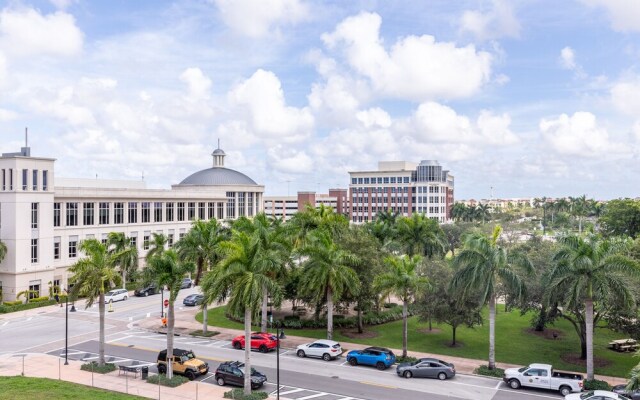 Modern Studio in Downtown Doral