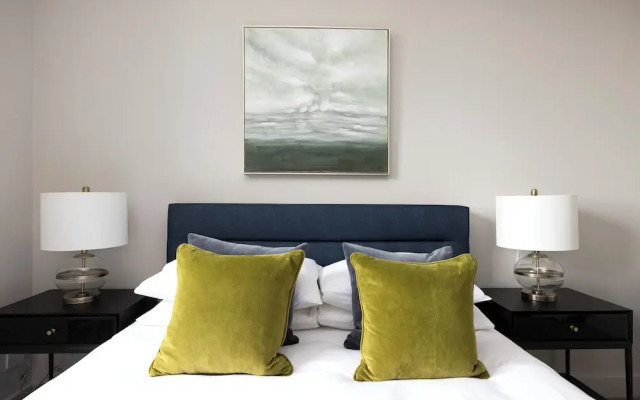 Stylish 2-bed flat in New Town