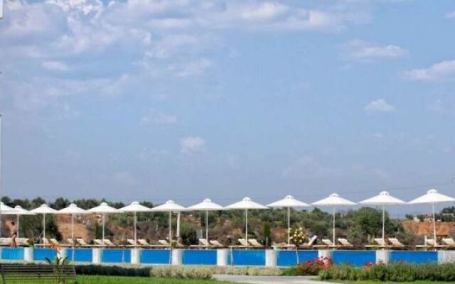 Buca Beach Resort