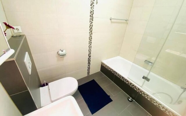 Spac. Flat -Kirchberg w Parking&Terrace