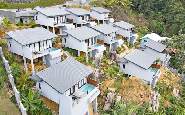 Red Palm Luxury Villas with Private Pools