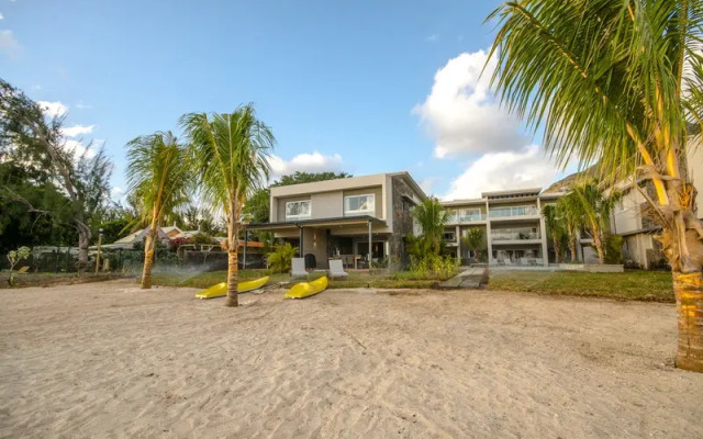 L'Escale Beachfront Luxury Suite By Dream Escapes