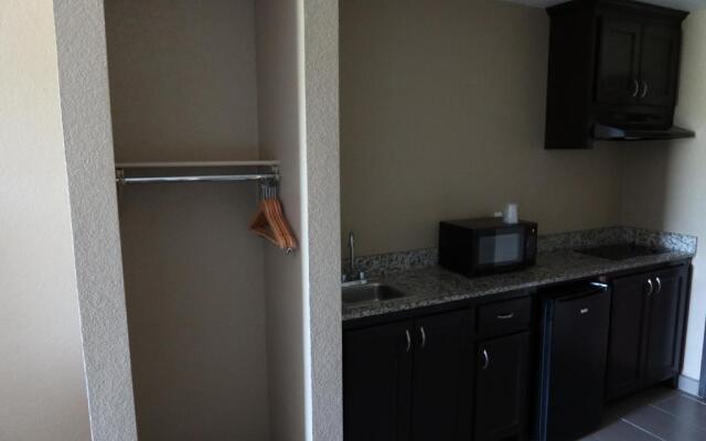 West Worth Inn and Suites