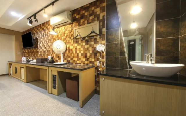 Busan Songdo Q Five Hotel