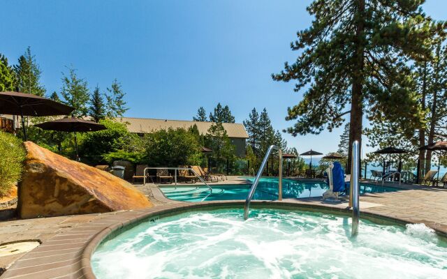 Red Wolf Lakeside Lodge