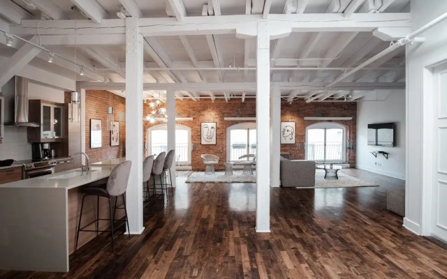 1861 Grand Loft in Old Port by Nuage