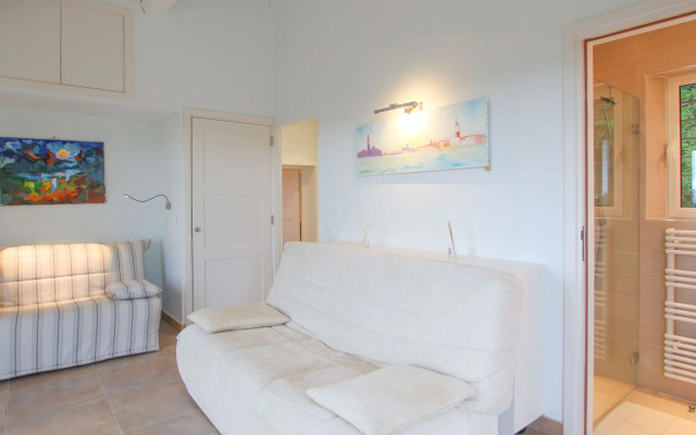 Serene Holiday Home in Grimaud With Private Pool