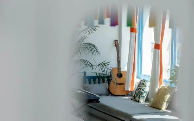 The long song and the house in tex dream – Guest Rooms – Tekes