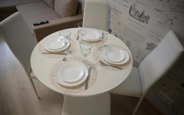 Abri Luxe on Revolution, 52B