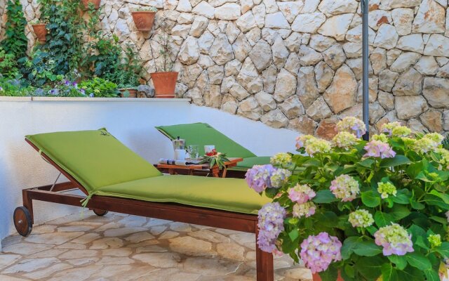 Villa Lola