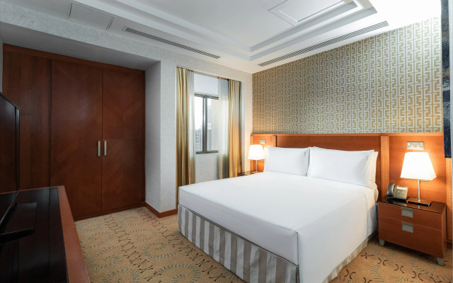 Holiday Inn Suites Kuwait Salmiya