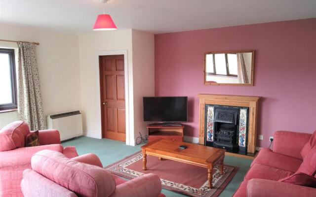 Tyddyn Crwn Country-House Apartments