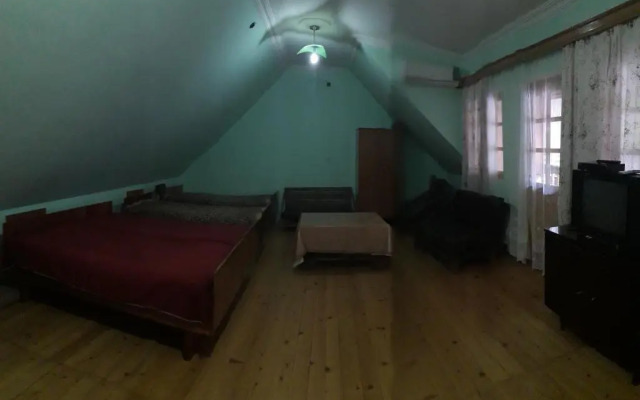 Gio's Guest House