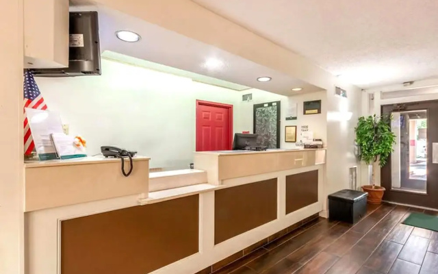 Coratel Suites