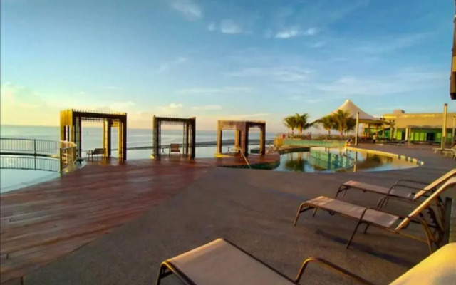 ZilleVille Studio Suite Seaview With Balcony at Imperium Residence