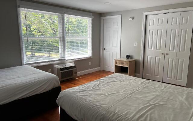 Captains Quarters Motel & Conference Center