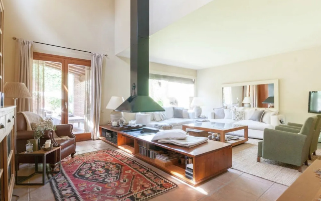 Splendid Mansion With Private Pool in St Pere Pescador - фото 5