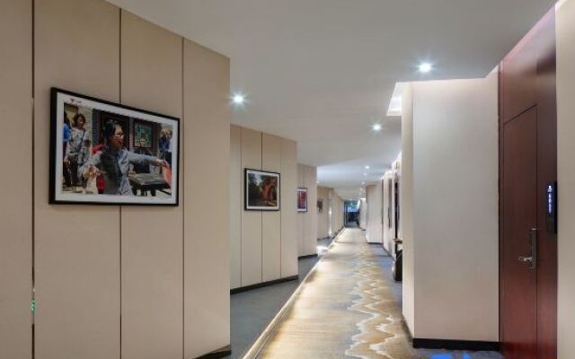 QIANNA HOTEL JOURNEY(Zhengzhou East Station Zhengdong MixC Mall)