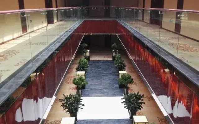 Ziyun Dongzimen Hotel