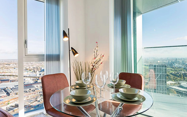 Beautiful 2 Bed Icon Tower Flat 5