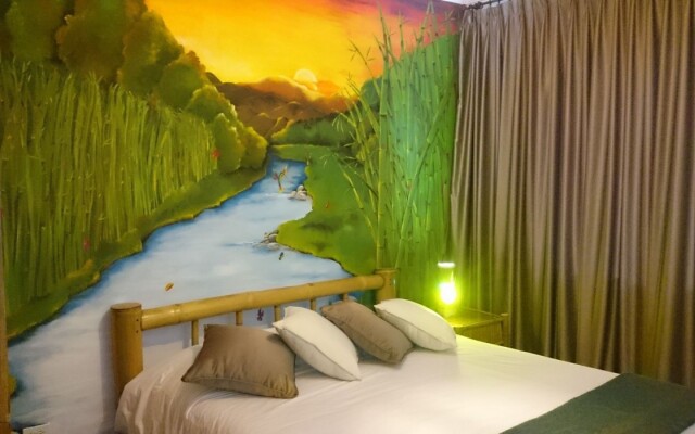 Hotel + Arte