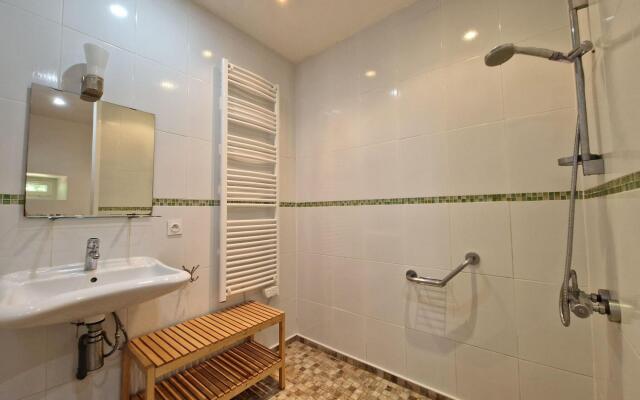 Holiday Home in Moelan Near Kerfany Beach