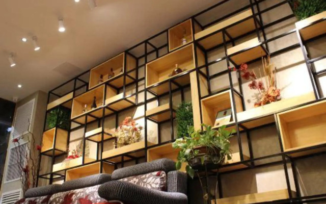 Xinzheng Venice Fashion Hotel (Xinhua Road Zhonghua Road)