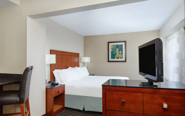 Holiday Inn Express Hampton - Coliseum Central by IHG