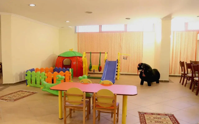 Club Karakas Apart