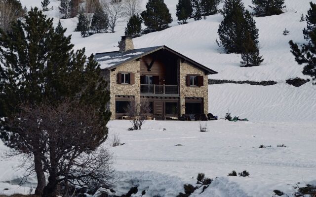 L'Ovella Negra Mountain Lodge