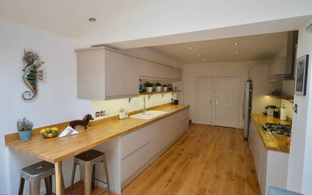 Elegant Bristol Garden Flat By The Arches