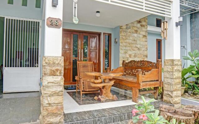 OYO 90729 Sekar Guest House Jember