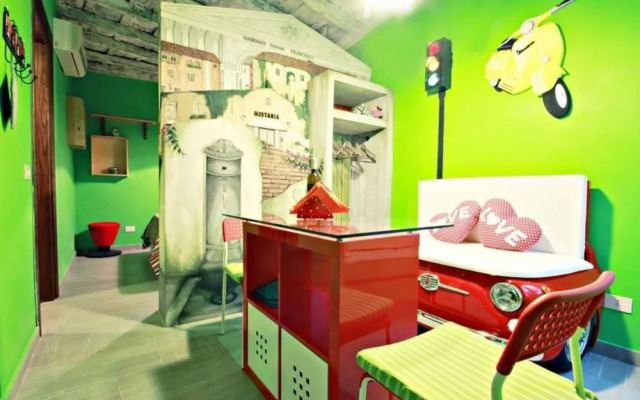 Amazing Attic In With Terrace In Fontana Di Trevi