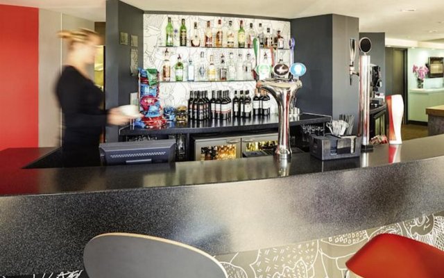 ibis London Luton Airport