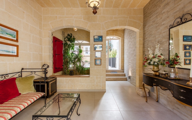 Twilight Gozitan Farmhouse With Pool