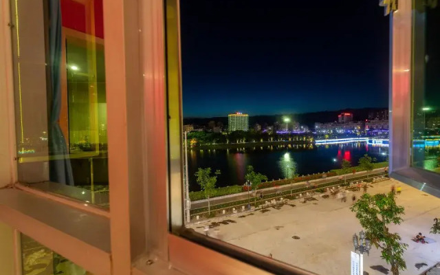 Lily Hotel ( Yangxi West Lake )