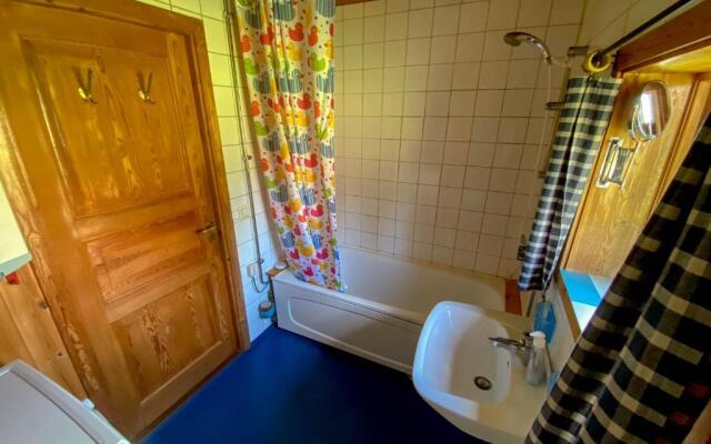 Beautiful 4-5 Persons Cottage in Alvdalen