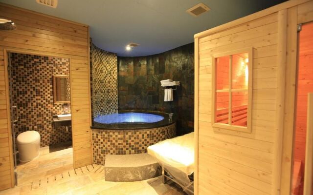 Chengde No.1 Business Hotel