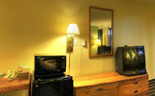 Highland Hotel And Convention Center