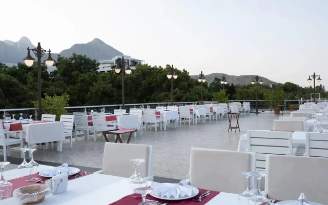 Perre La Mer Hotel Resort & Spa