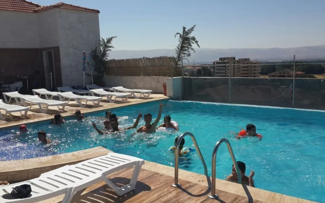 Delora Hotel and Suites