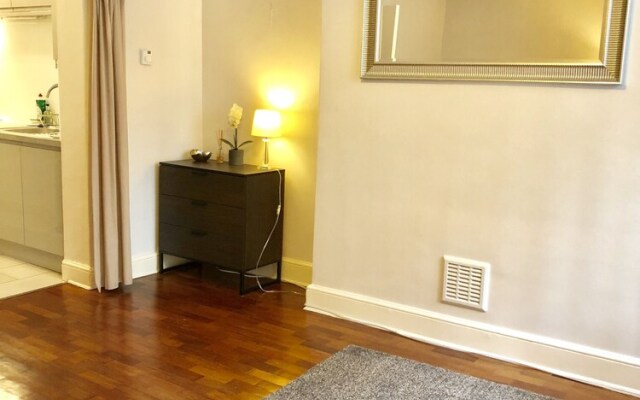 Victoria Station Apartment